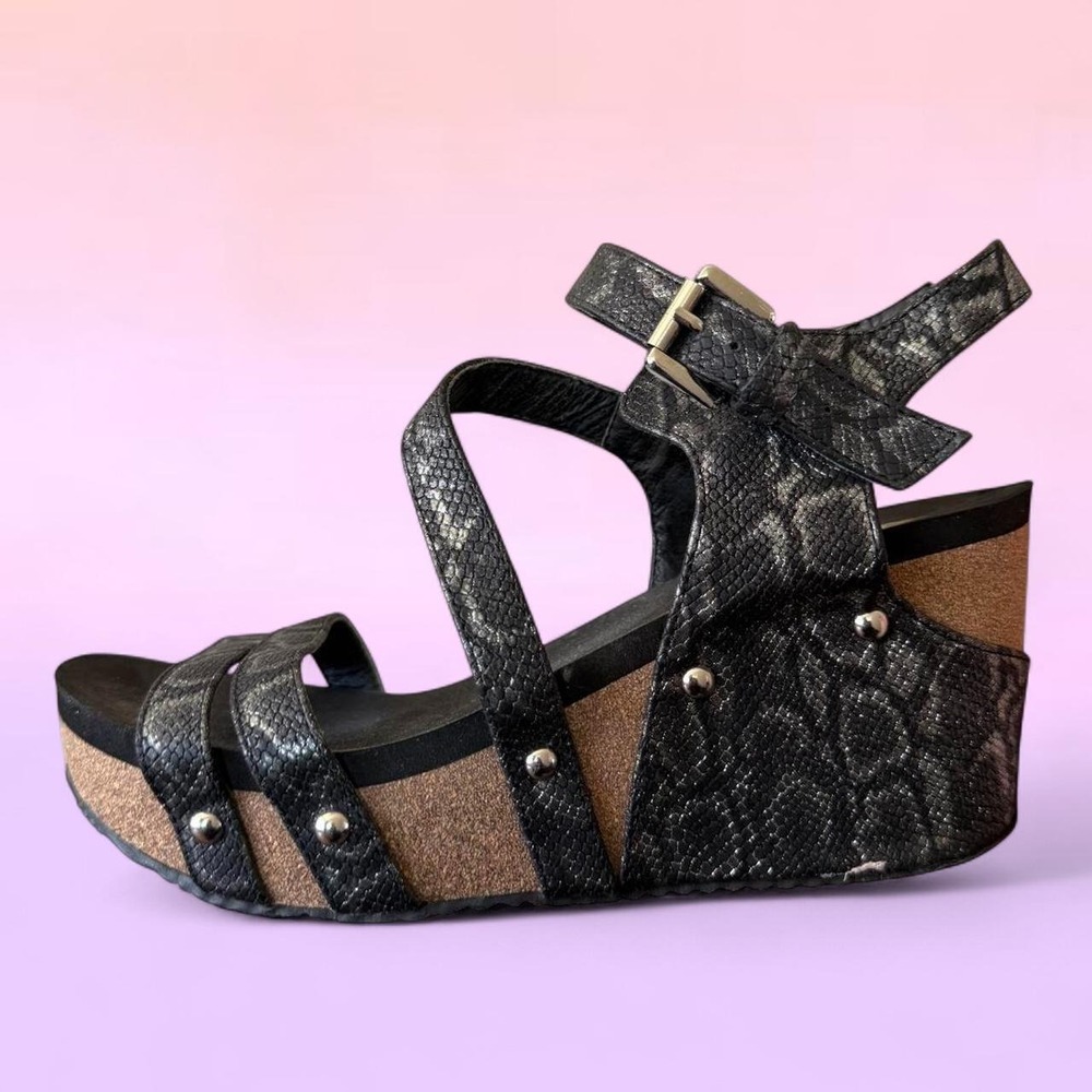 Volatile Black Platform Sandals Size 8 Studded